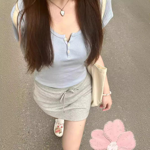新款蓝色三粒扣zelly Top短袖T恤女夏季 修身显瘦BM上衣半开衫