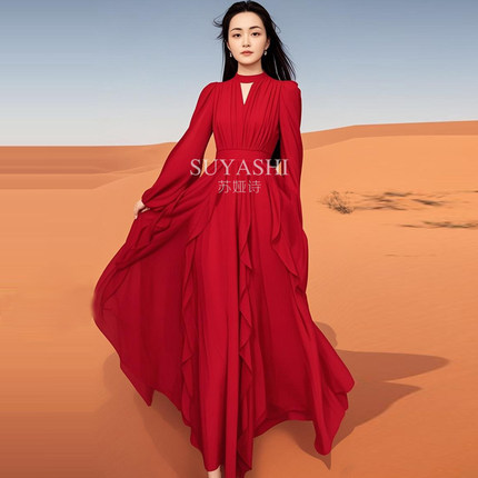 2026春夏新款设计感气质连衣裙修身显瘦长款大摆绝美海边度假长裙