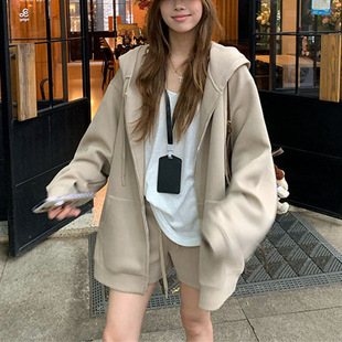 慵懒松驰感套装宽松咖色连帽卫衣外套女秋季高腰休闲短裤两件套