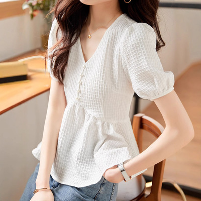 2025年夏季新款收腰遮肚子短袖v领雪纺锁骨上衣女夏减龄洋气小衫