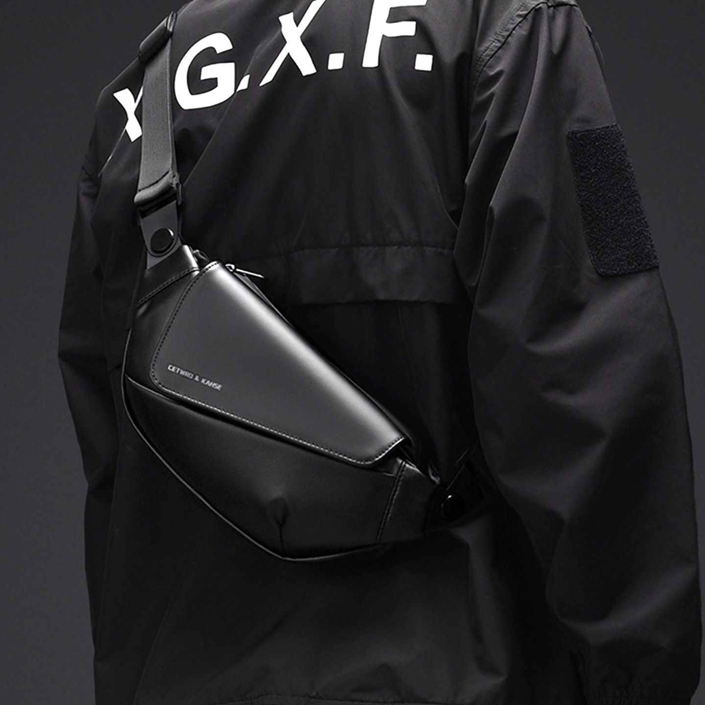 新款时尚男包小挎包潮牌街头胸前包个性机能风胸包单肩包小腰包,箱包皮具/热销女包/男包,胸包,淘宝优惠券,粉丝福利购,淘宝优惠卷