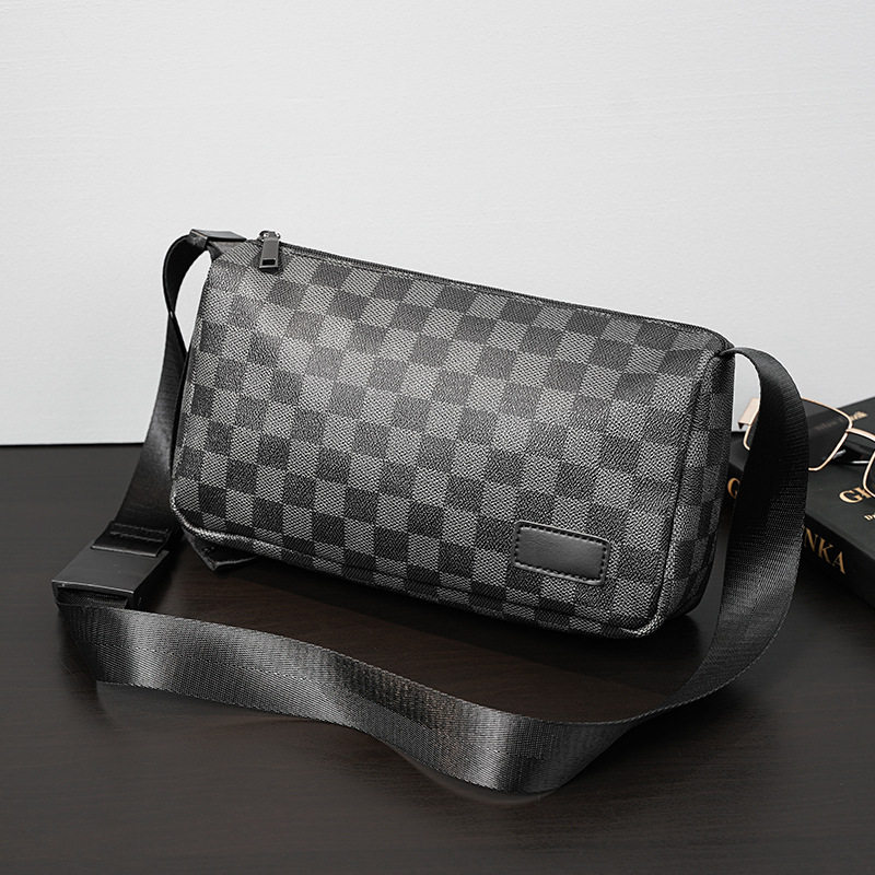 现货男士单肩包潮牌经典格纹小挎包横款男包小包斜挎包后背包