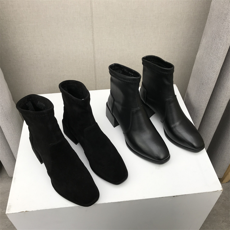 圆头中跟头层牛皮套筒短靴