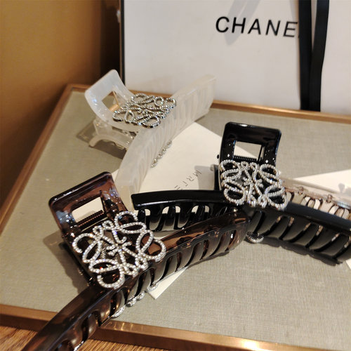 鲨鱼夹气质百搭发夹轻奢女发饰