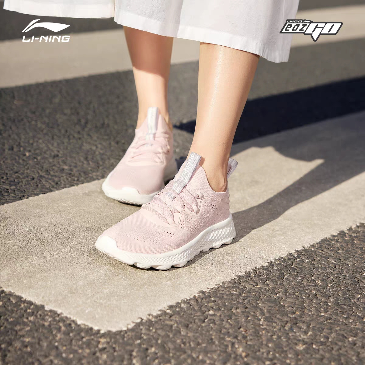 春夏女运动鞋健身跑步防滑减震网面透气时尚休闲鞋