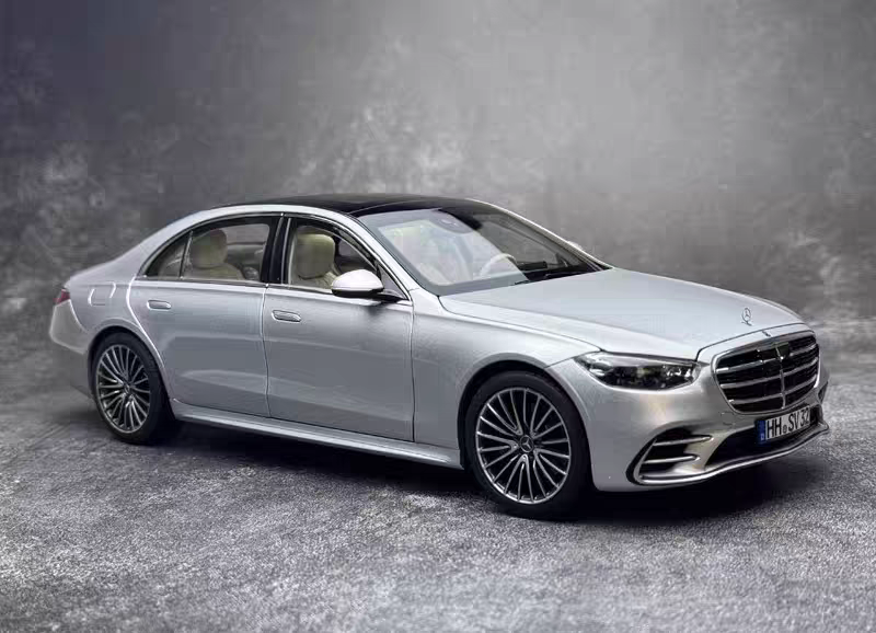 诺威尔全新 1:18 奔驰 S600 AMG W223 银色合金全开门汽车模型