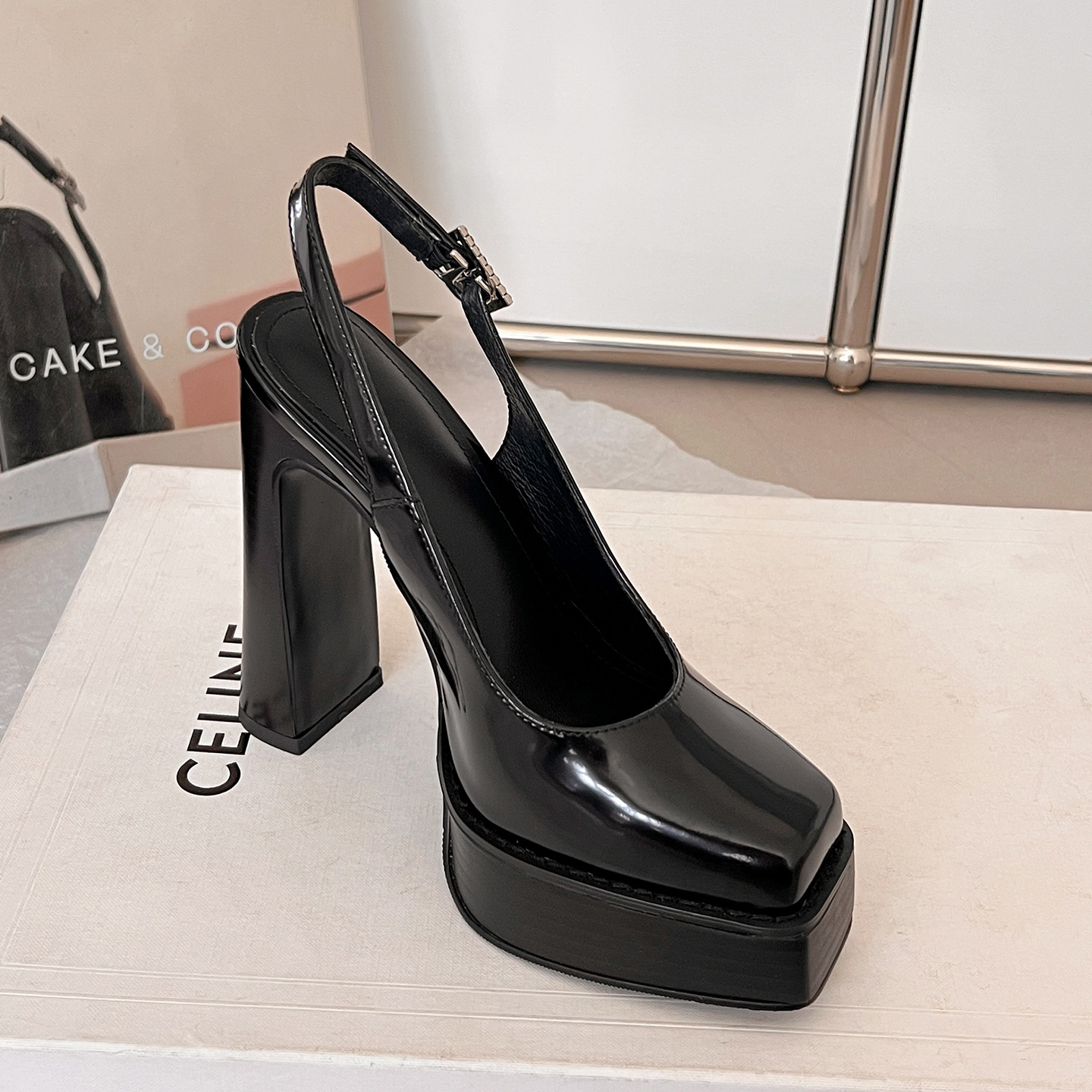 misili方头防水台夏粗跟包头凉鞋