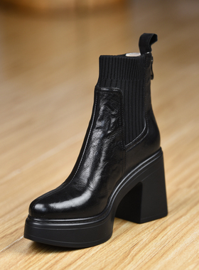 misili 粗跟短靴9.2cm拼接高跟鞋2026秋冬季新款小个子厚底女靴子