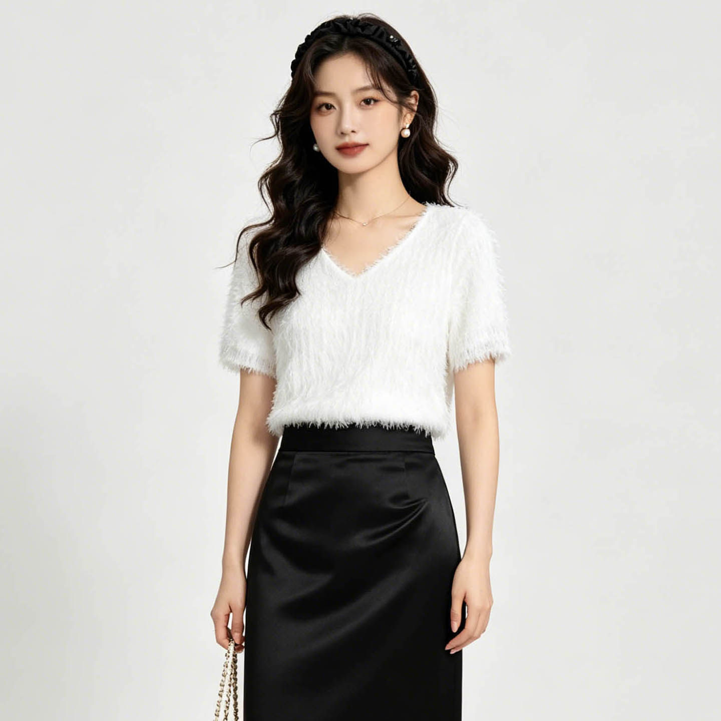 GO0C0002时尚毛流感V领上衣减龄短袖T恤女5.17夏