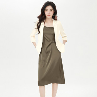 专柜折扣女装 两件套装 3.16春 吊带裙时尚 HH0U0049外套