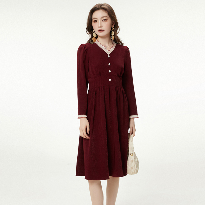 9魅聚酯纤维松紧腰中裙