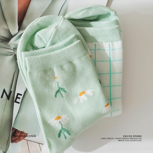 好美 春日田野上 田野小雏菊花棉袜子 薄荷绿色 中筒袜 花香