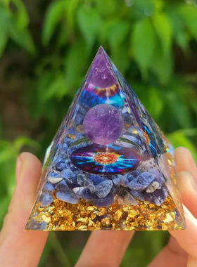 爆款金字塔水晶碎石滴胶树脂摆件