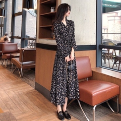 Real price V-neck floral skirt