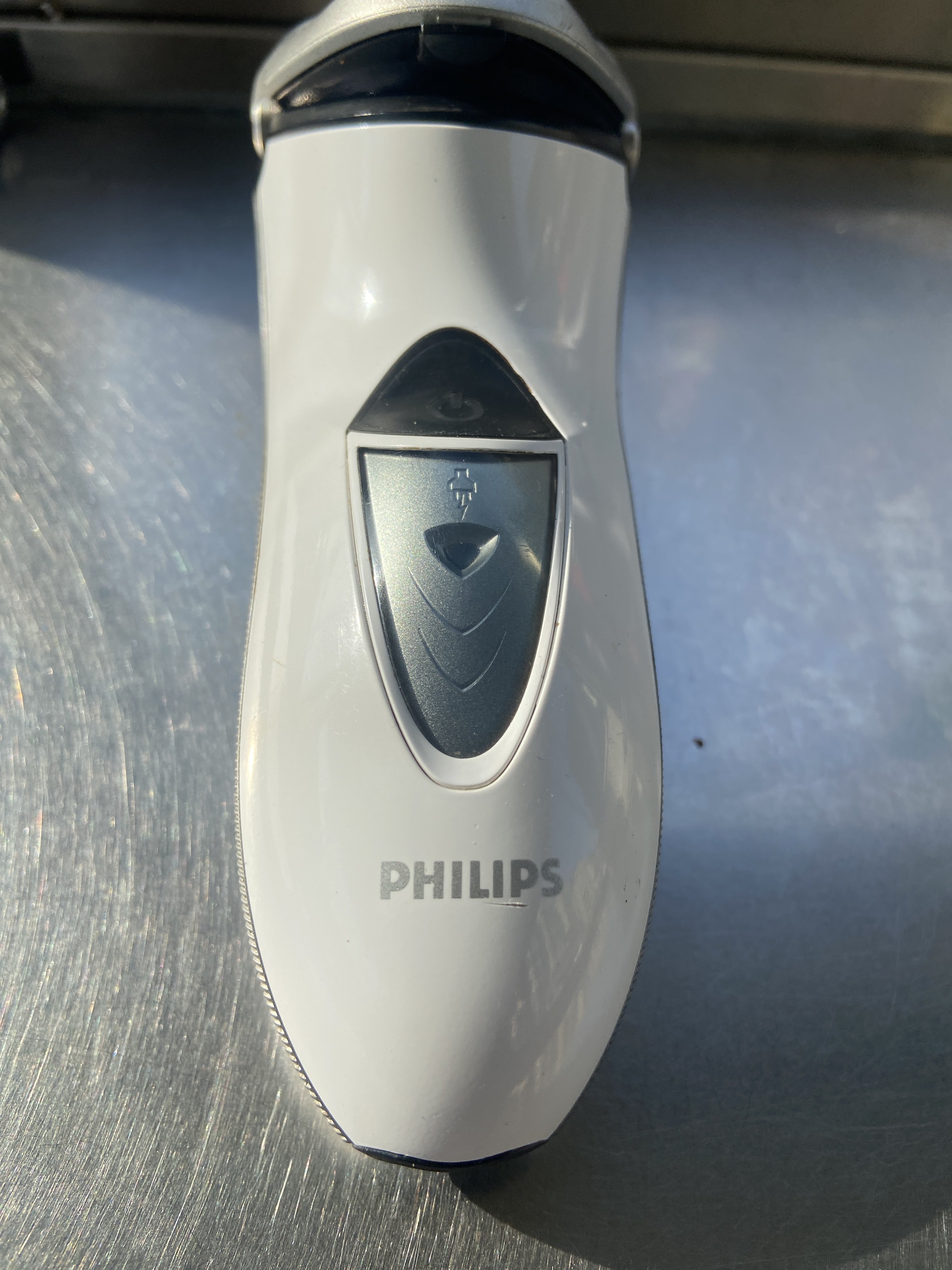 中古回流二手飞利浦剃须刀 HQ8241荷兰原装，三刀头，锂离子电池