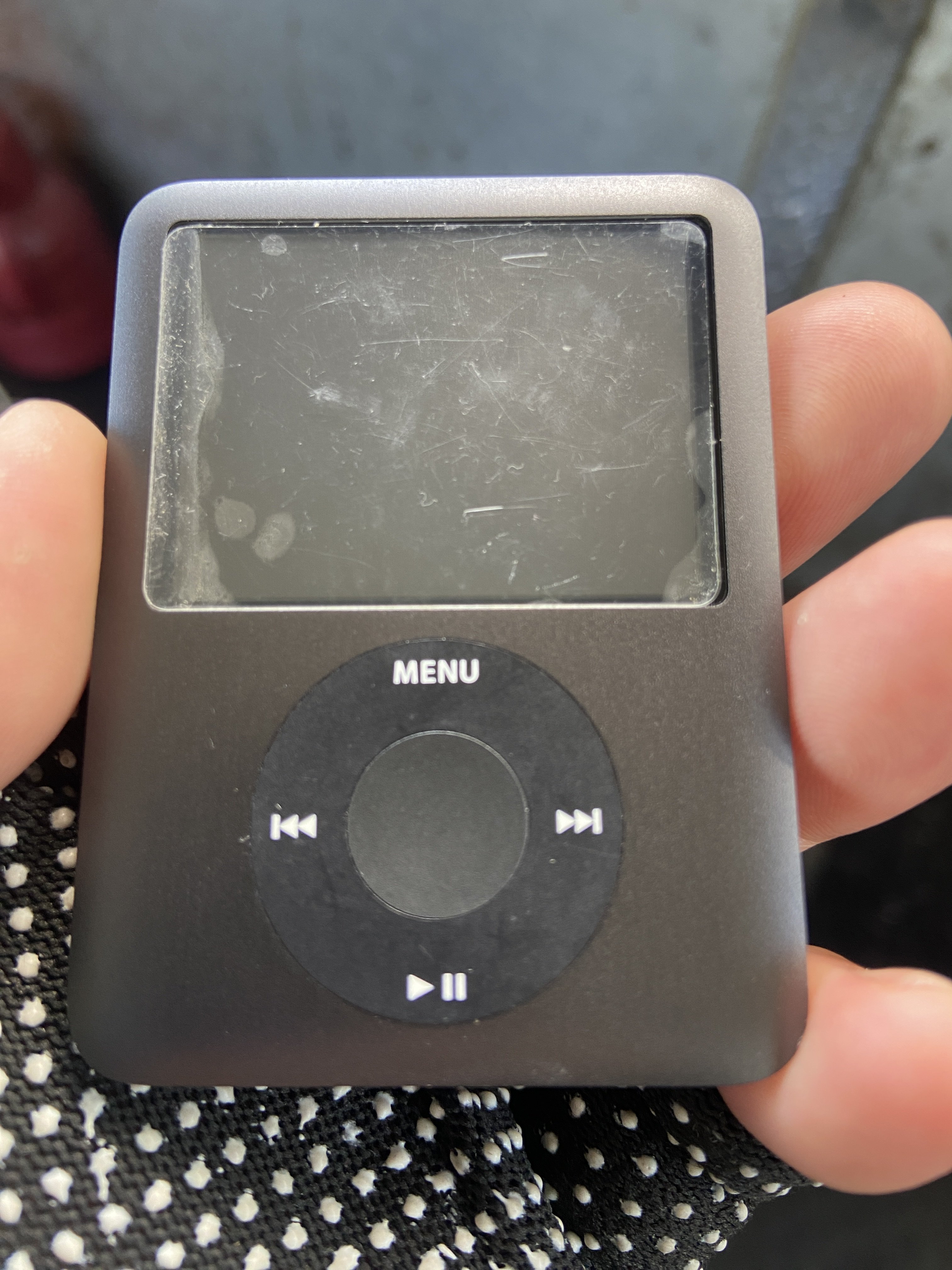 中古回流二手苹果iPod nano 3代8GB 黑色型号A1236，需要更换电池图片