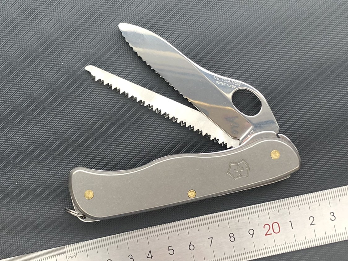 Tc4钛柄111mm瑞士军刀0.8413单开齿刃哨兵增加锯子户外工具