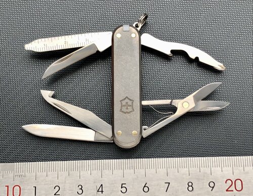 钛柄瑞士军刀Victorinox全新正品