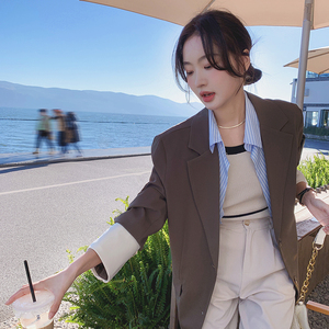 已出大货 2023春 绿色西装外套女袖口配色 C166-P120-控178图片