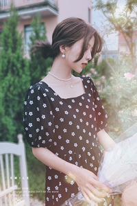 现货 2023夏 黑色印花连衣裙女 X325-P95-控148图片