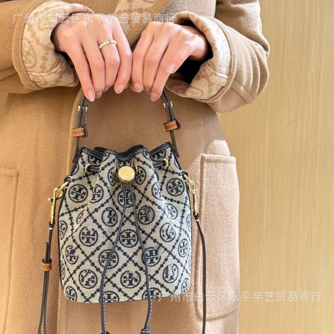 新款25TB女包抽绳水桶包时尚单肩腋下包大容量女士斜挎包手提包,箱包皮具/热销女包/男包,水桶包,淘宝优惠券,粉丝福利购,淘宝优惠卷