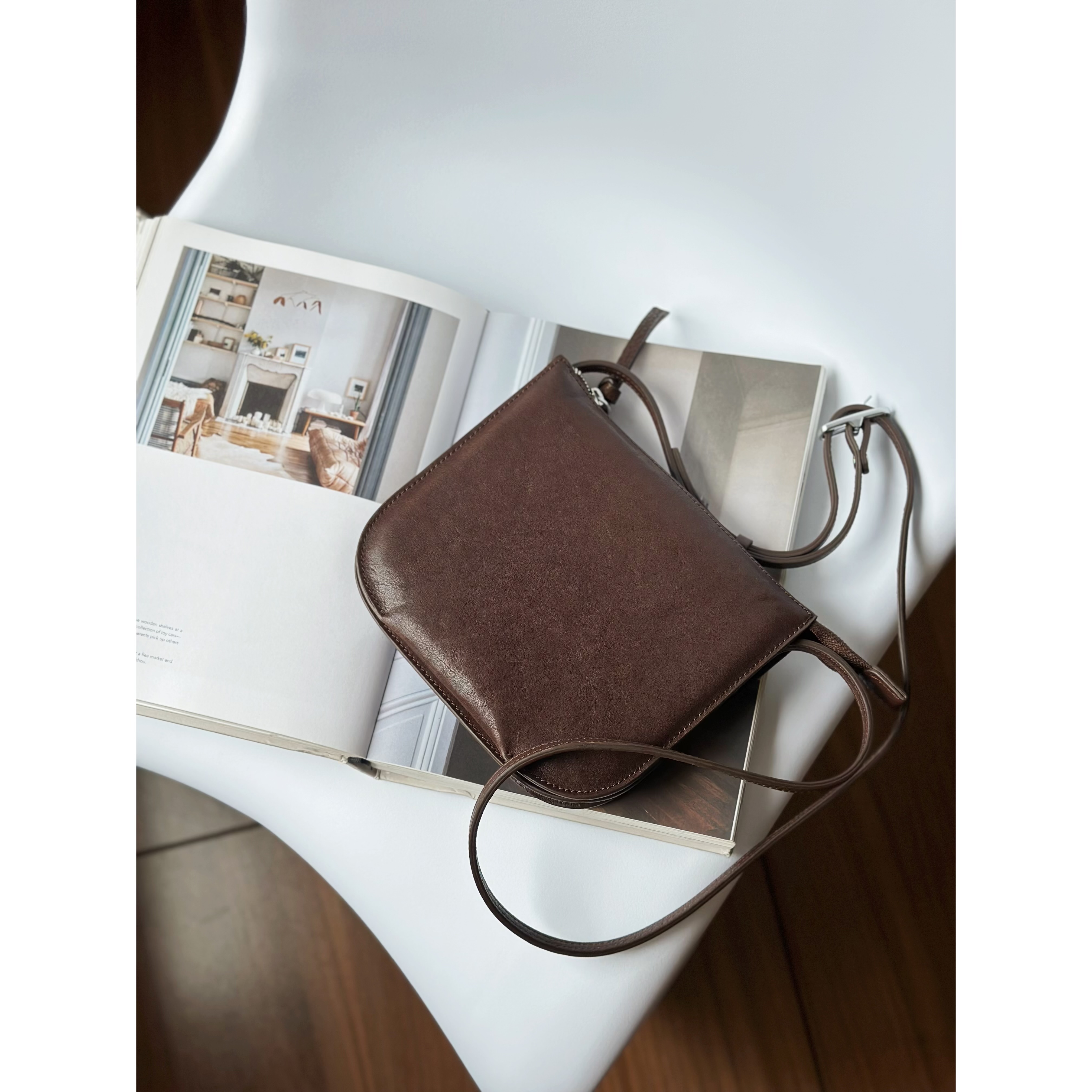 复古休闲头层植鞣牛皮多隔层包