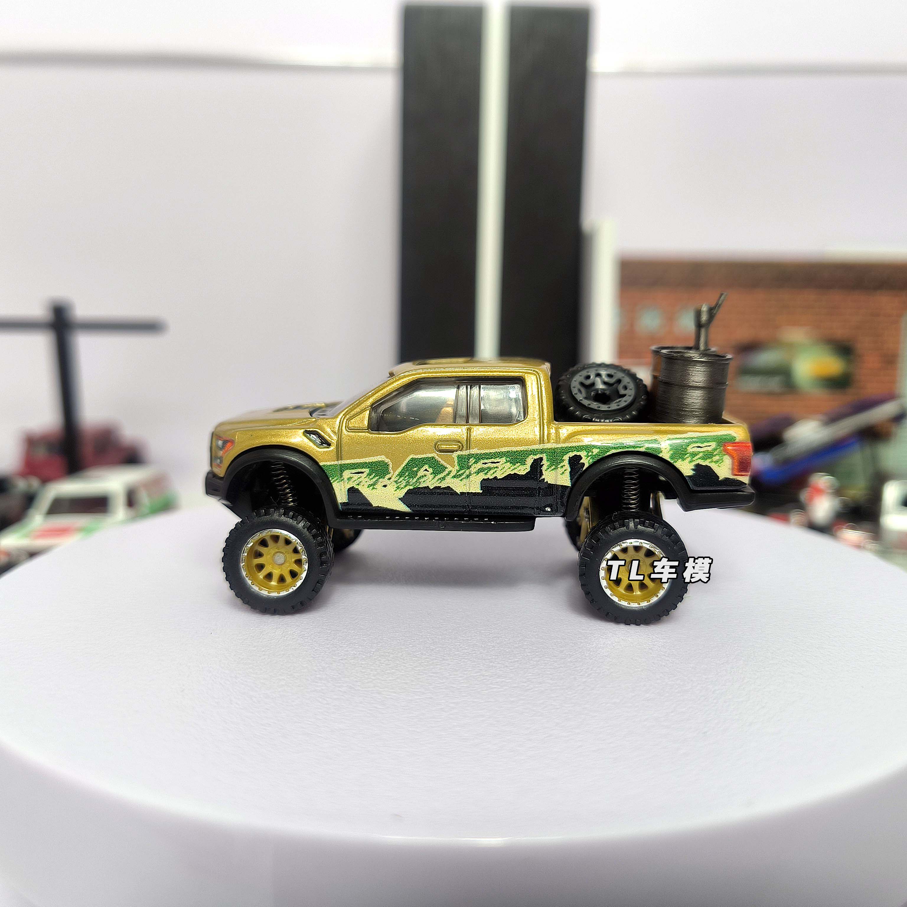 风火轮福特猛禽F150手工改装1:64车模避震改装越野车改装胶胎