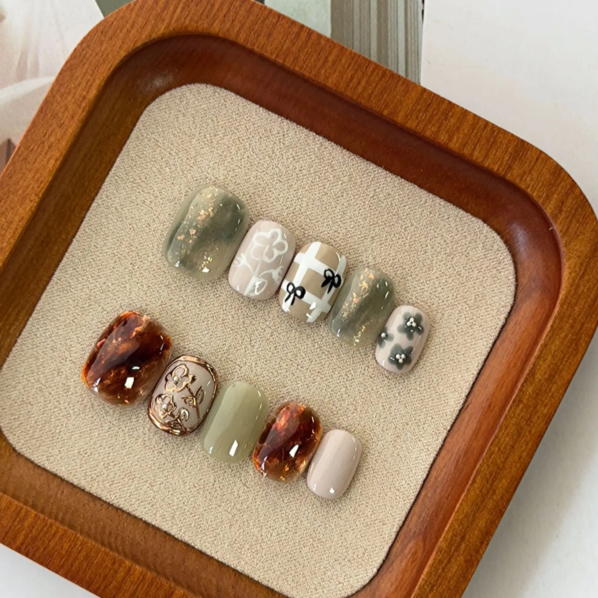 2024新款纯手工穿戴甲轻奢高级立体手绘可拆卸成品美甲