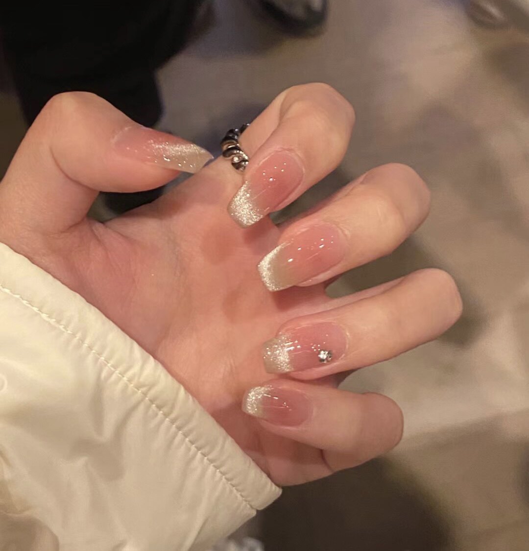 晶石猫眼银色月牙渐变美甲爆闪仙气不挑肤色手工穿戴甲长短都可做