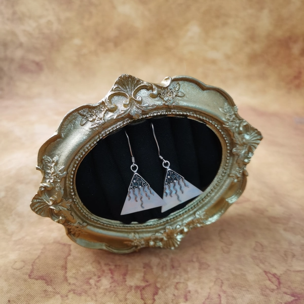 Vintage中古欧洲回流925银宫廷风白贝三角形耳环