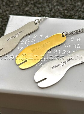 Endless Abyss 分趾字母铭牌猪蹄吊坠项链男女tabi毛衣链马蹄颈链