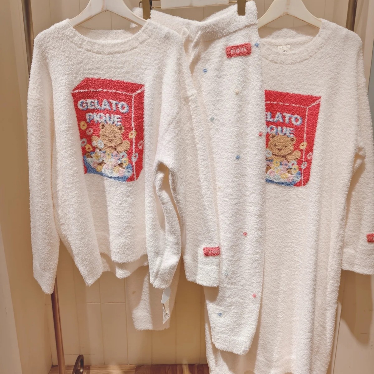 软绵绵秋冬新品彩色麦片熊女士半边绒睡衣家居服套装半边绒睡裙