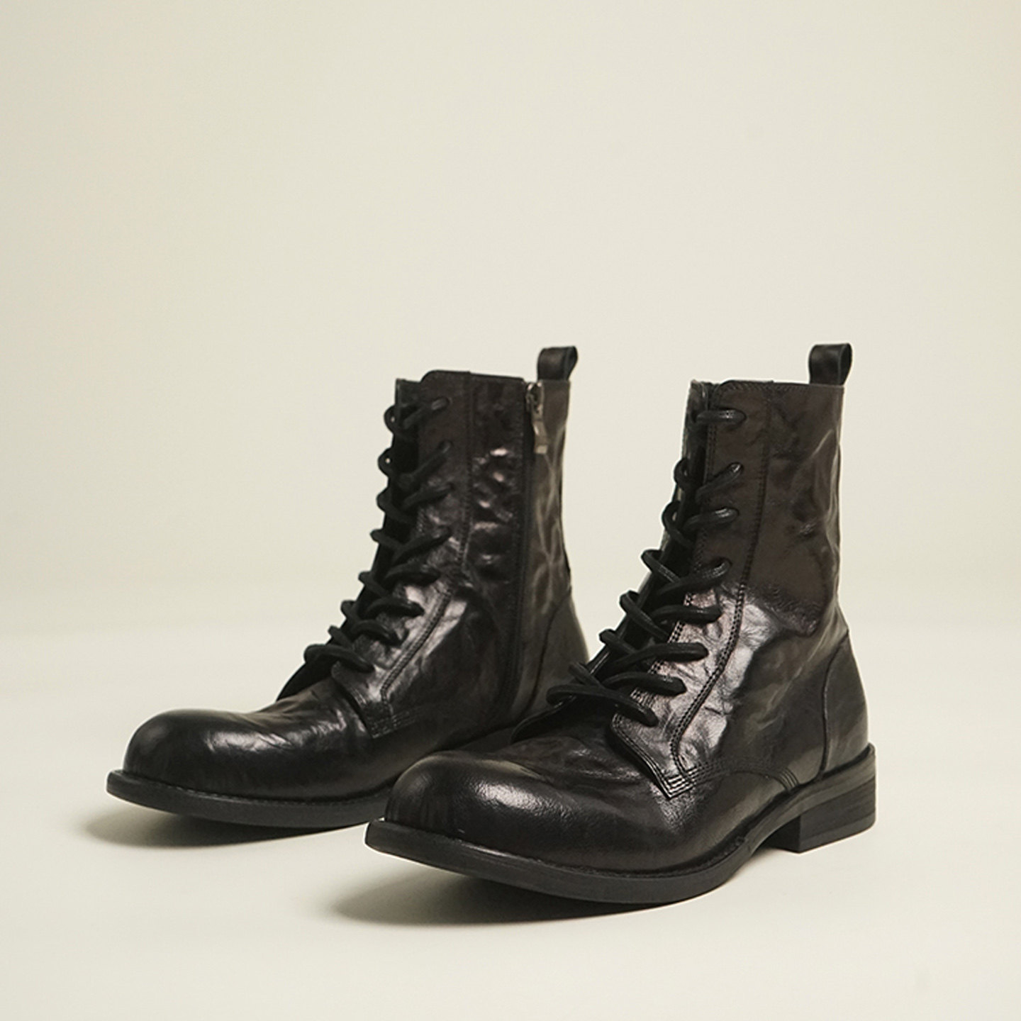 原创抓皱胎水牛皮马丁靴子女