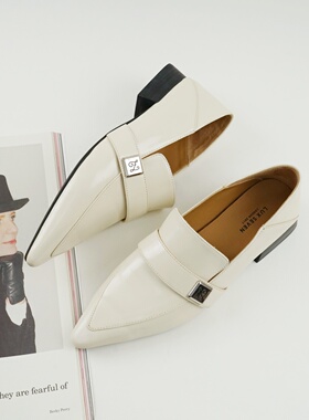 17号的下午 | 26早春 通勤时髦 尖头白色女巫鞋 两穿平跟乐福鞋女