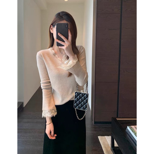 AMR UU◆法式蕾丝 优雅时髦V领针织衫显瘦拼接打底衫女毛衣秋冬新