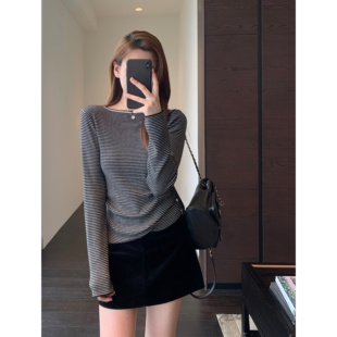 秋冬新款 设计感侧腰褶皱显瘦条纹打底衫 2025新款 女针织衫 AMR