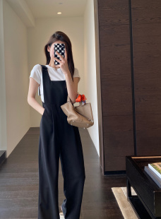 修饰腿型显瘦垂顺直筒休闲阔腿裤 减龄背带裤 女春夏新 AMR