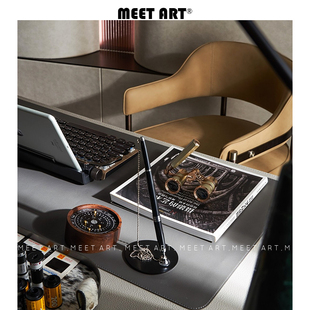 现代样板间桌面日历组合摆件客厅书桌放大镜杂志饰品软装陈列