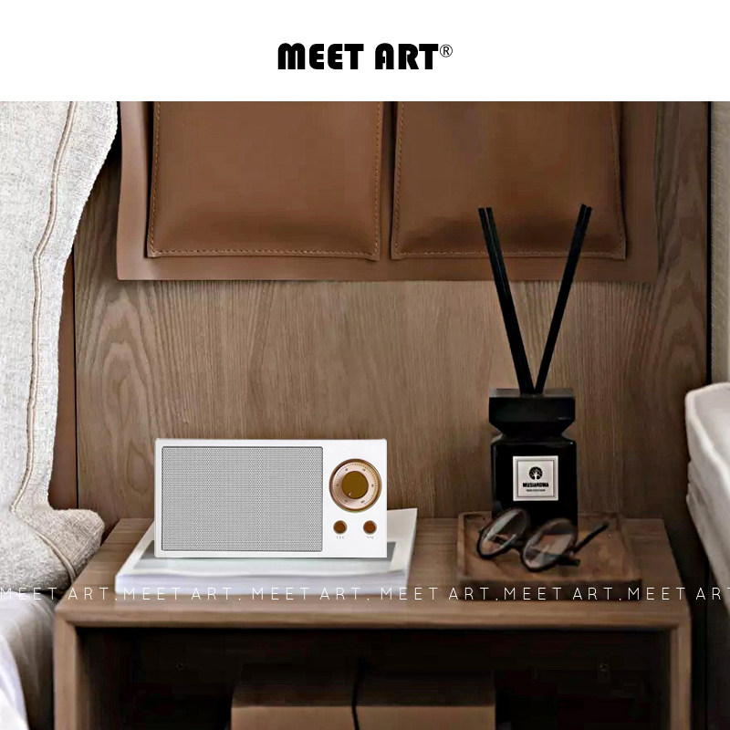 现代轻奢样板房卧室床头柜摆件音箱香薰实木托盘组合书房书桌装饰