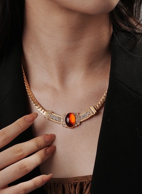 新款中古vintag红色项圈项链耳钉小众高级感轻奢锁骨链女秋冬打标