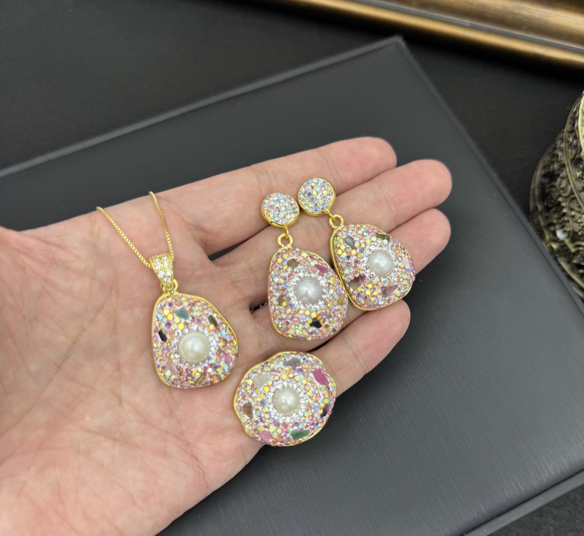 新款巴洛克珍珠镶嵌原石套装个性时尚轻奢项链耳饰戒指套装