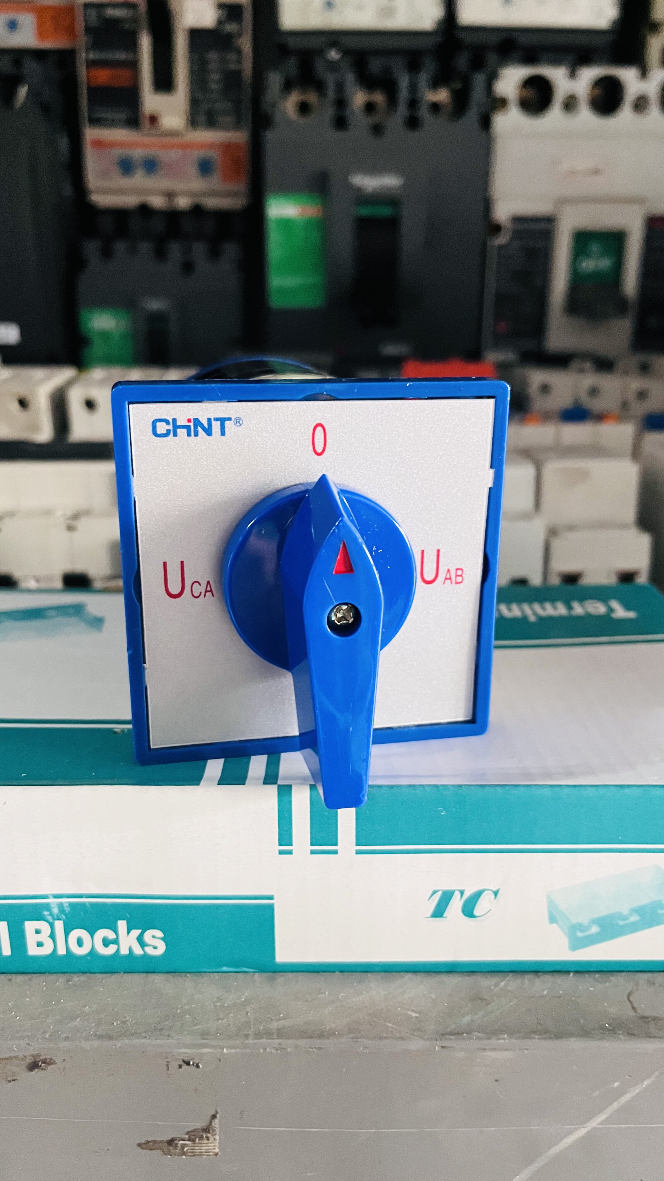 正泰万能转换开关lw5d-16 yh3/3 电压转换开关