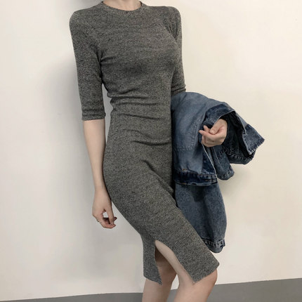 针织小黑裙春季新款连衣裙女2025收腰气质开叉半高领黑色打底裙子