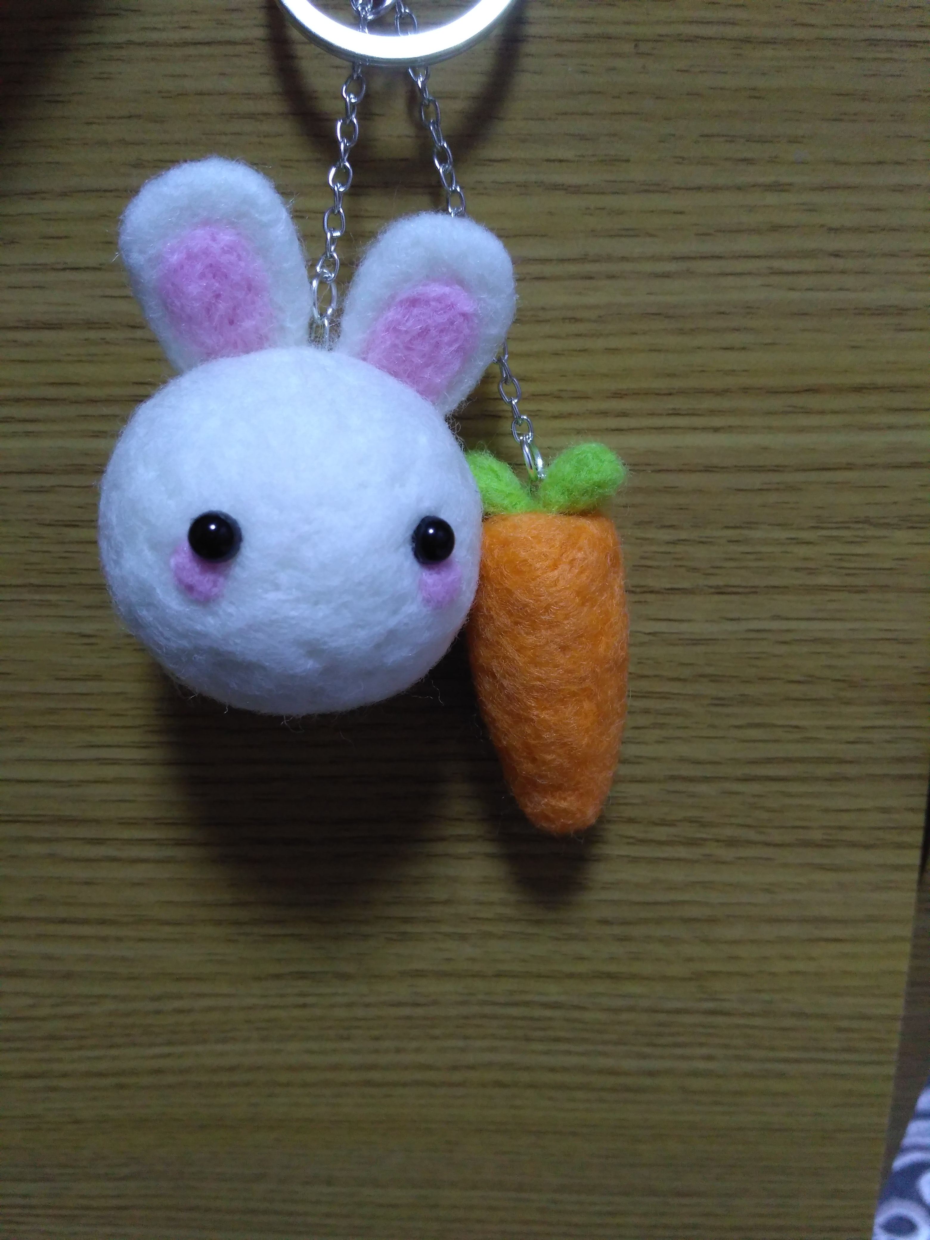 创意羊毛毡成品生日节日礼物可爱小兔子胡萝卜羊毛毡钥匙扣包挂