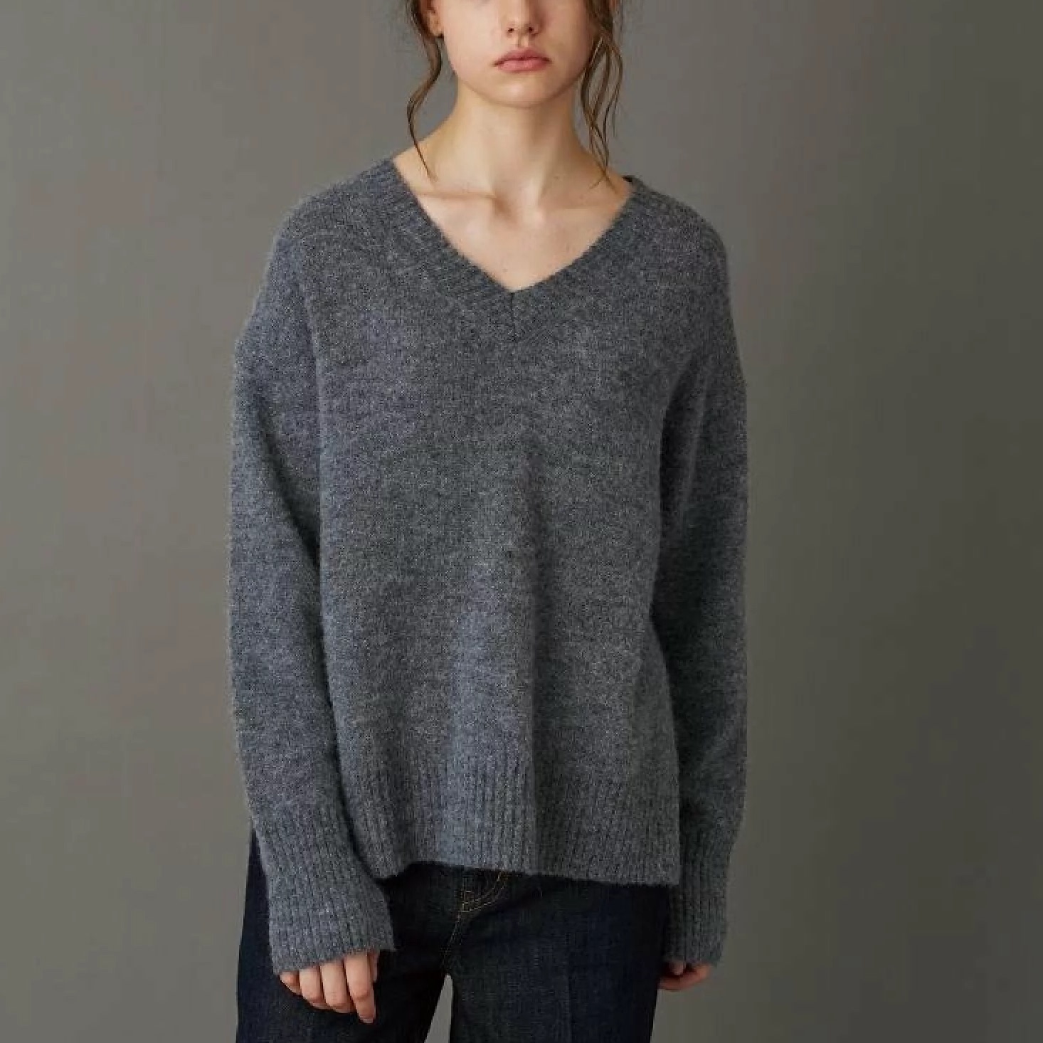 认证拉绒羊驼毛羊毛蓬暖V领毛衣