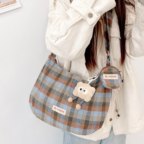 韩系慵懒风毛呢斜挎包有拉链