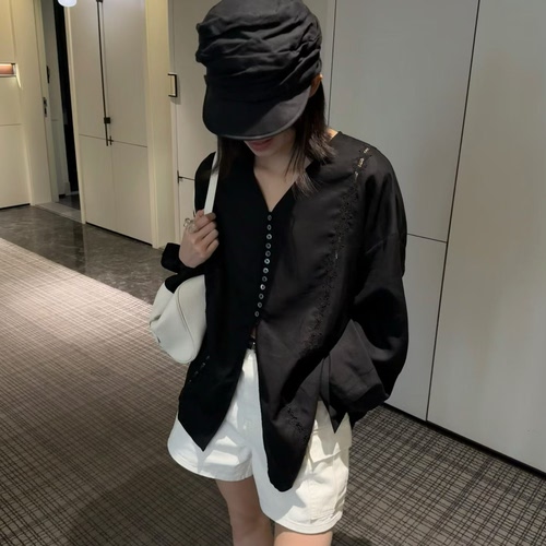 法式浪漫 About moon韩国26夏精致蕾丝拼接v领苎麻防晒衬衣
