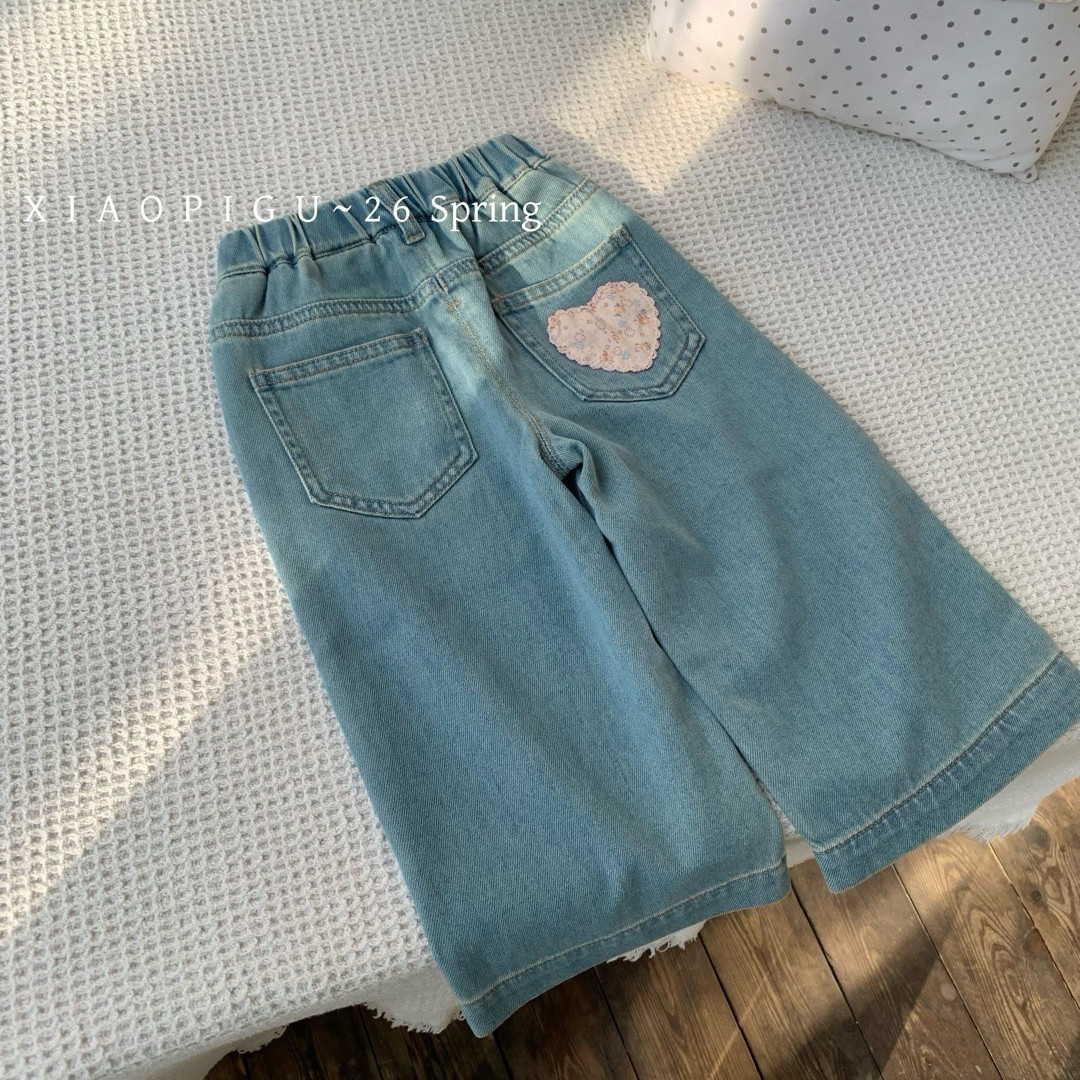 凡妈童装2026春夏新款女童小童韩版碎花爱心口袋牛仔直筒长裤洋气