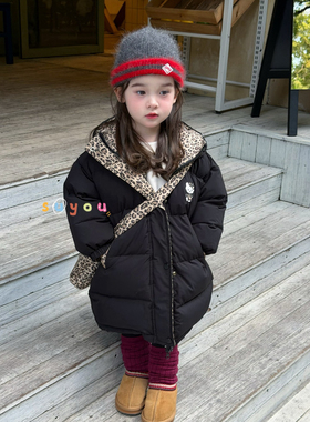 凡妈童装2025冬季新款女童小童韩版KT猫豹纹两面穿挎包羽绒服外套