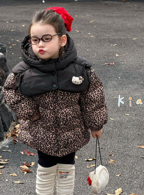 凡妈童装25冬季新款女童小童韩版时髦豹纹KT猫可取帽子羽绒服外套